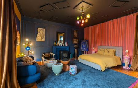 Chambre d'h&ocirc;tes n&deg;16G9204 Confolens - Charente - 2&egrave;me &eacute;tage : Chambre  Artistique avec lit de 160x200, et salle de bain avec wc priv&eacute;s