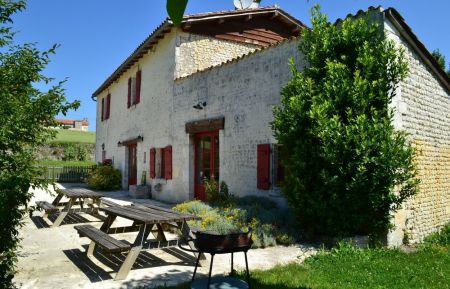 G&icirc;te de groupe n&deg;16G403 Ligni&egrave;res-Ambleville - Charente - photo