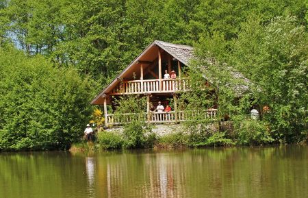 Fuste23G921 Ahun - Creuse - G&icirc;tes de France en Creuse &agrave; AHUN - G&icirc;te de p&ecirc;che avec &eacute;tang priv&eacute; 23G921 - Limousin