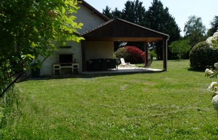 G&icirc;te n&deg;24G214 Brant&ocirc;me en P&eacute;rigord - Dordogne - BBQ/jardin