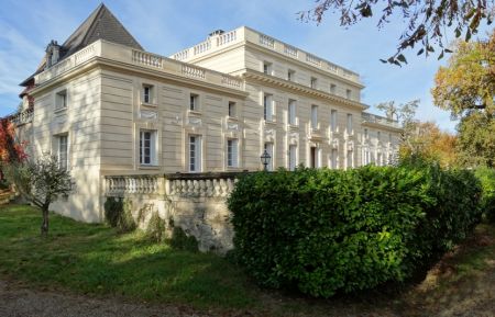 Chambre d'h&ocirc;tes n&deg;2265 Vianne - Lot-et-Garonne - Fa&ccedil;ade n&eacute;o-classique XVIIIe