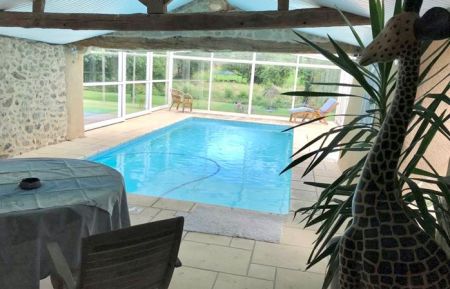 G&icirc;te n&deg;58 Bressuire - Deux-S&egrave;vres - Coin d&eacute;tente piscine