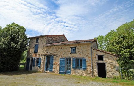 G&icirc;te n&deg;87G2020 Berneuil - Haute-Vienne - Gite "La Maison de Cl&eacute;mence" &agrave; Berneuil en Haute-Vienne (Limousin)