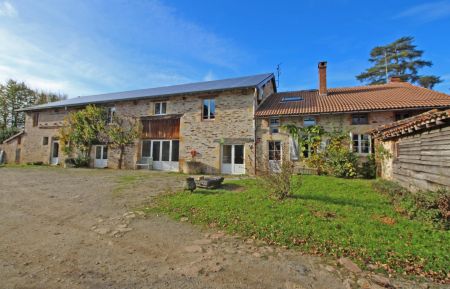Gite de groupe n&deg;87G2610 Val d'Issoire - Haute-Vienne - G&icirc;te "La Beige" &agrave; Val d'Issoire en Haute-Vienne (Nouvelle-Aquitaine)